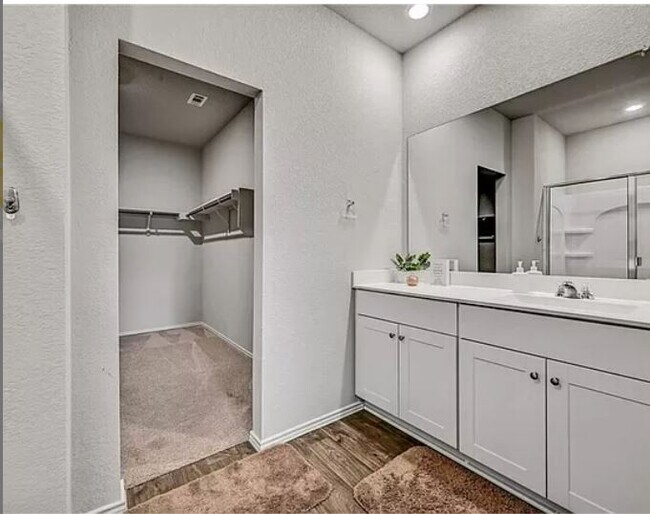 Building Photo - 5800 Xene Dr