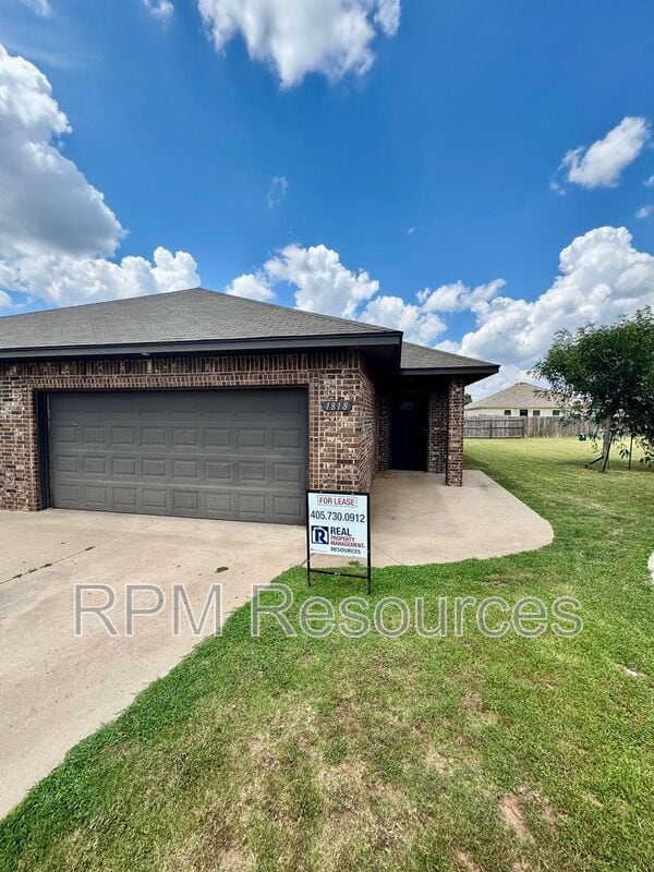 Building Photo - 1818 Post Oak Rd
