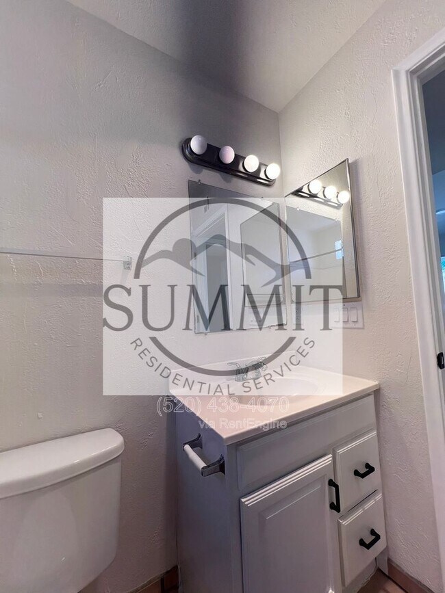 Building Photo - 926 N Belvedere Ave