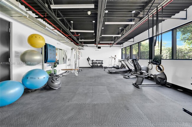 Building Photo - 3156 SW 27th Ave