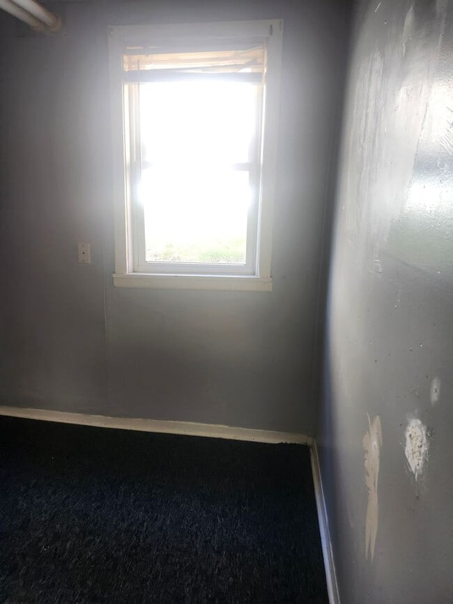 Building Photo - 2562 S 9th St