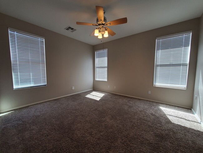 Building Photo - LAVEEN VILLAGE BEAUTIFUL 3 BEDROOMS PLUS D...