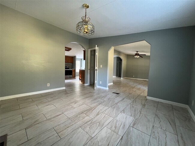 Building Photo - 66 McFaddin Rd