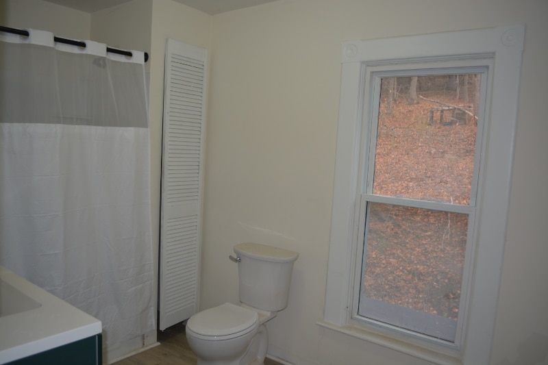 Building Photo - 330 E Main St