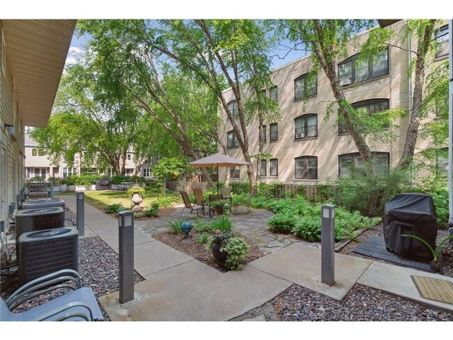 Building Photo - 906 Lincoln Ave