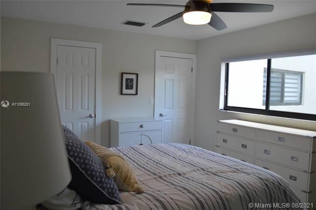 Building Photo - 4708 SW 67th Ave