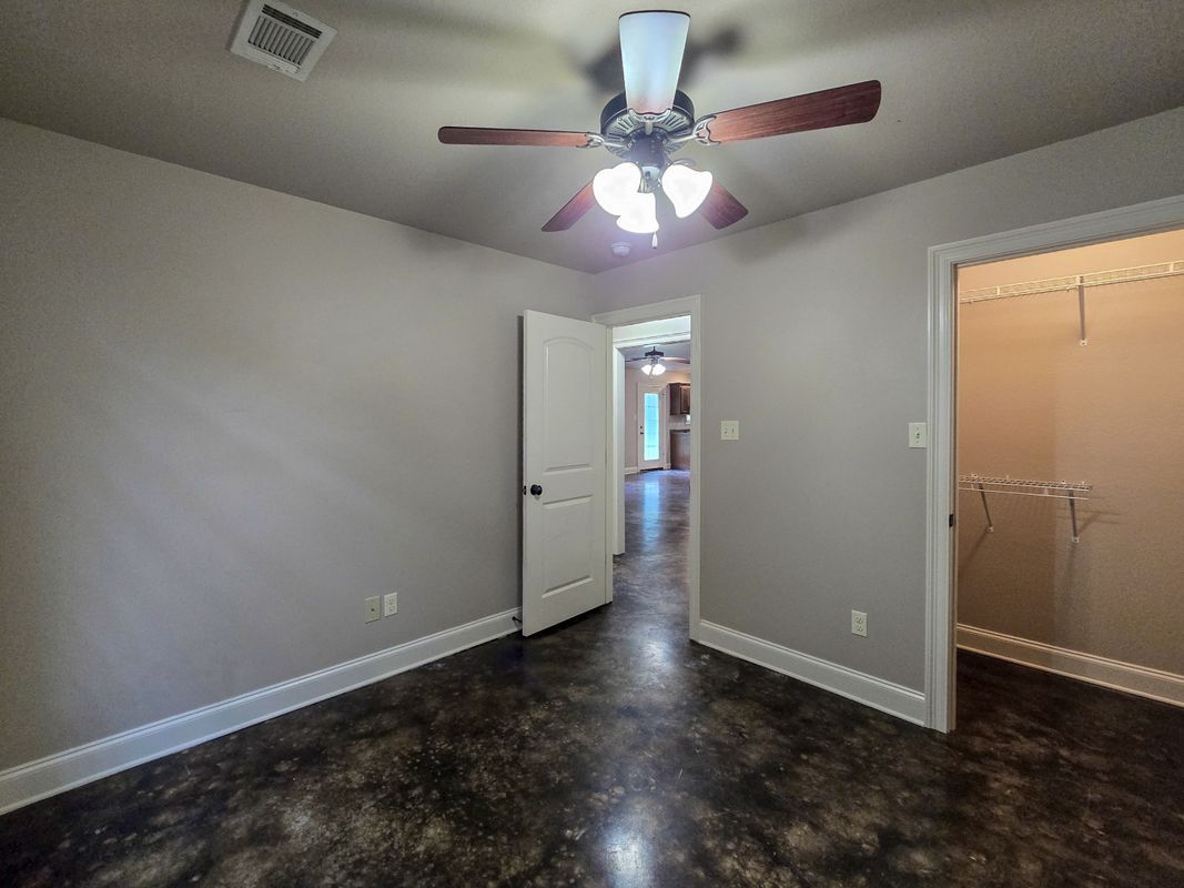 Building Photo - 203 N Bernis St