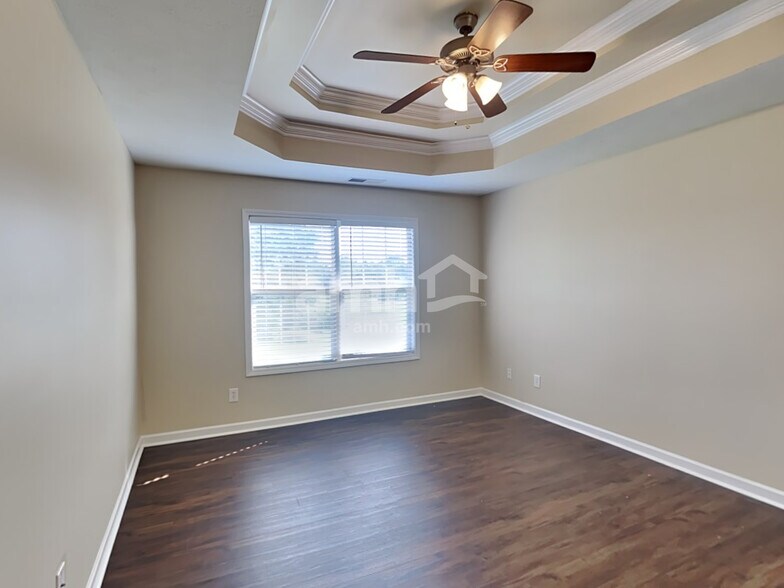 Building Photo - 733 Clear Cir