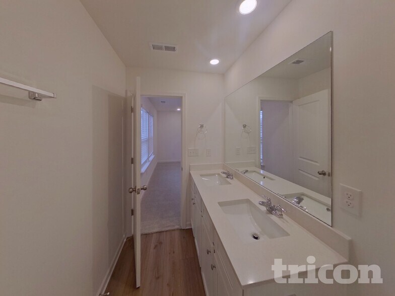 Building Photo - 304 Trulove Ln