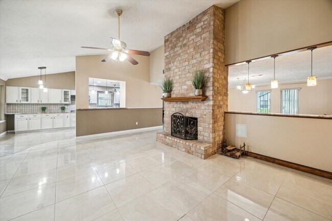 Building Photo - 21423 Park Valley Dr