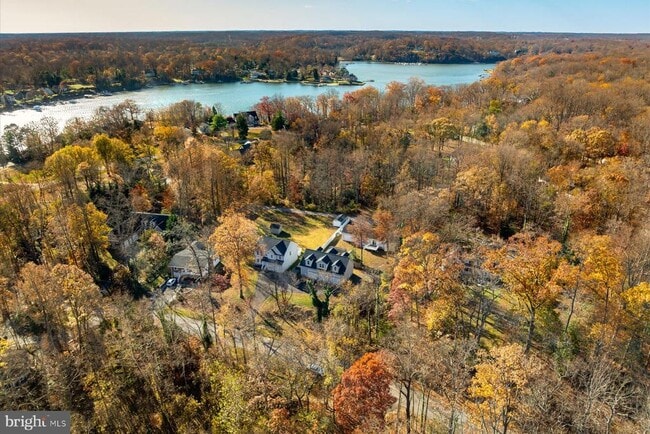 Building Photo - 2942 S Haven Dr