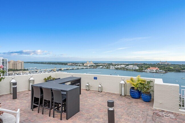 Building Photo - 201 S Narcissus Ave