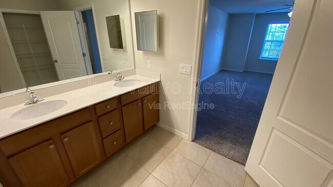 Building Photo - 7490 Aloma Pines Ct