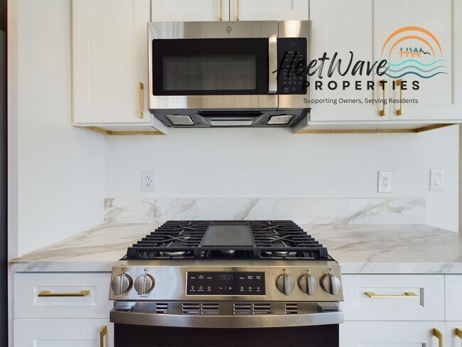 Building Photo - COMING SOON!!! Stunning Renovated Unit in Golden Hills: Modern Luxury at an Unbeatable Price!