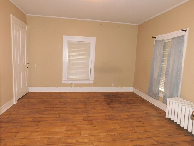 Building Photo - 3986 Rollo Rd