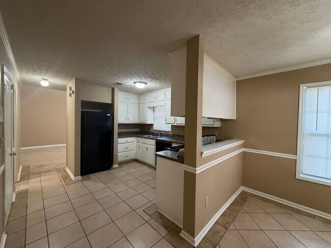 Building Photo - Charming Two-Story Home on a Corner Lot in Jonesboro