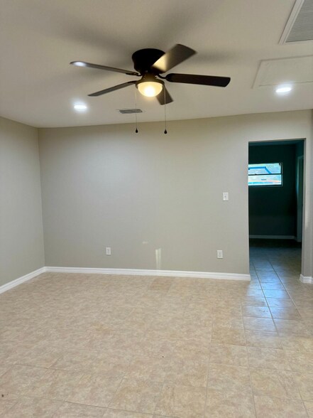 Building Photo - 197 Dairy Rd