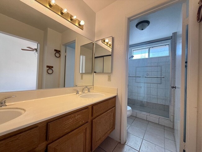 Building Photo - 6725 Trammel Ct