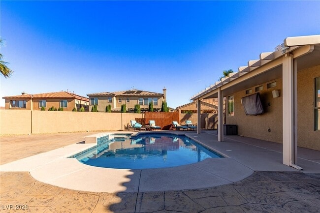 Building Photo - 264 Pointe Ranier Ave