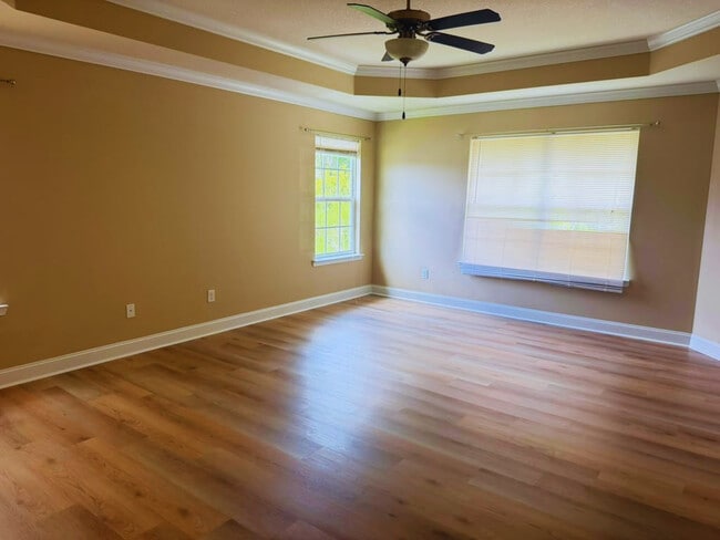 Building Photo - 203 Grandview Dr