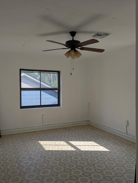 Building Photo - 207 Adrienne St