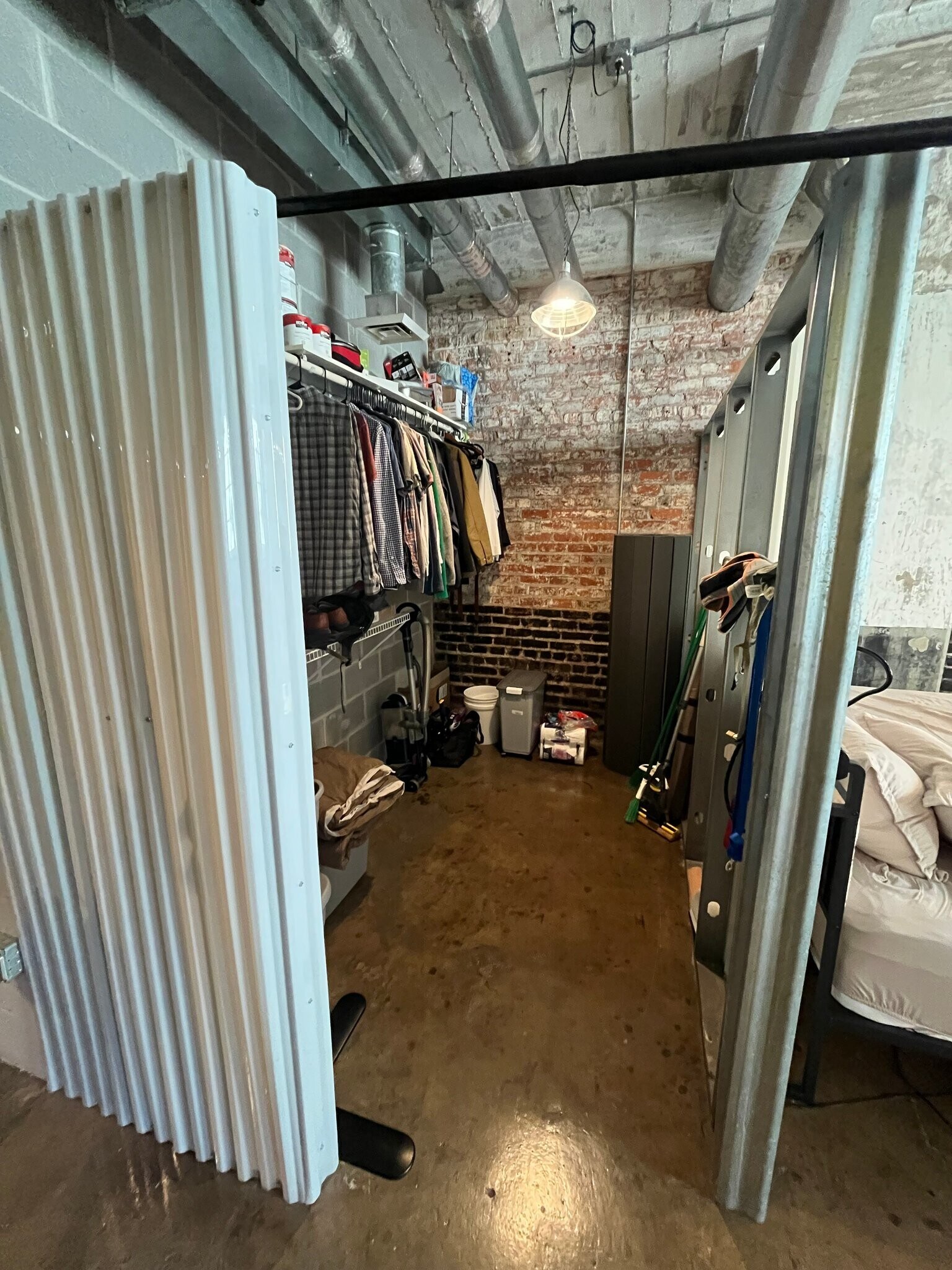 Building Photo - 201 Hull St