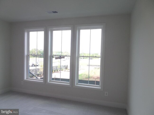 Building Photo - 2718 River Birch Rd