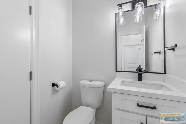 Building Photo - 7401 Hana Dr