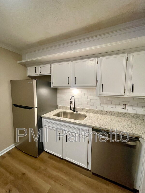 Building Photo - 4704 Palm Tree Ln