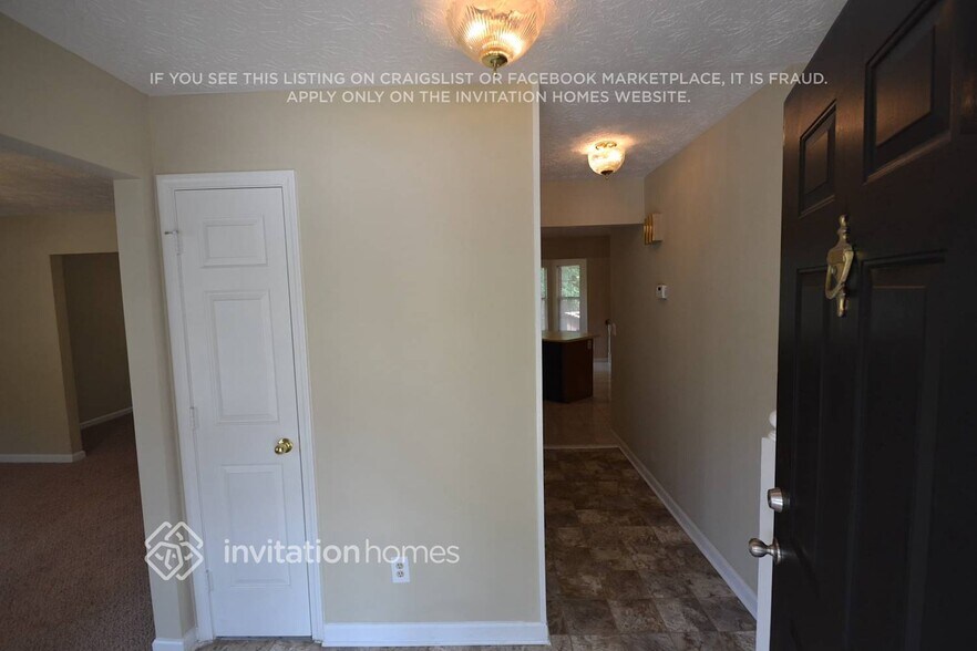 Building Photo - 2820 Sweet Oaks Ct