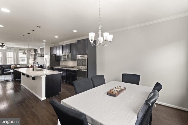 Building Photo - 16013 Haygrath Pl