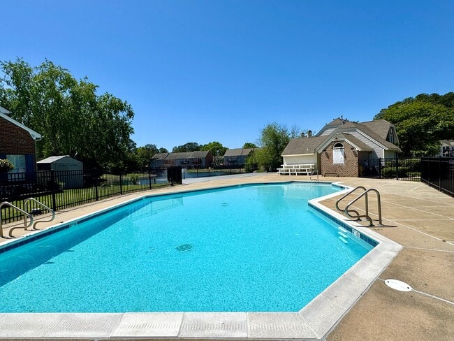 Building Photo - WELCOME HOME to your Beautifully updated townhome.