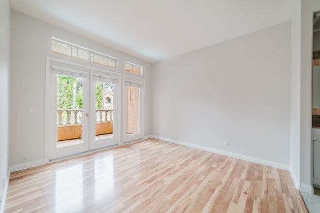 Building Photo - 3547 Cameo Dr