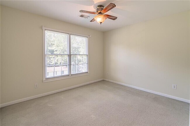 Building Photo - 5646 Nottingham Dr NW