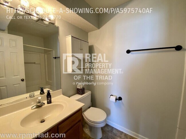 Building Photo - Available Soon -Updated 2BR/2BA Condo in M...
