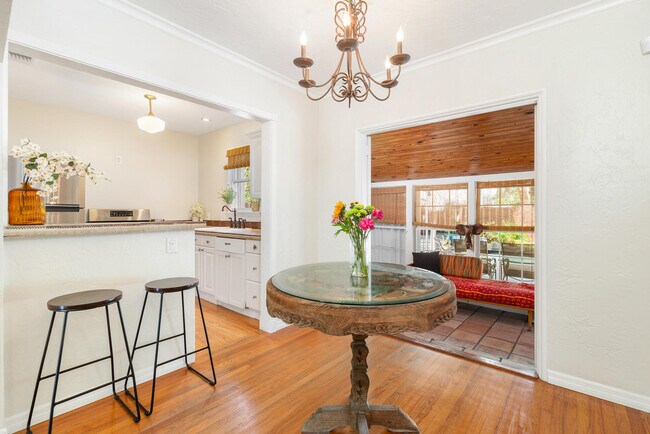 Building Photo - 341 Nottingham Blvd