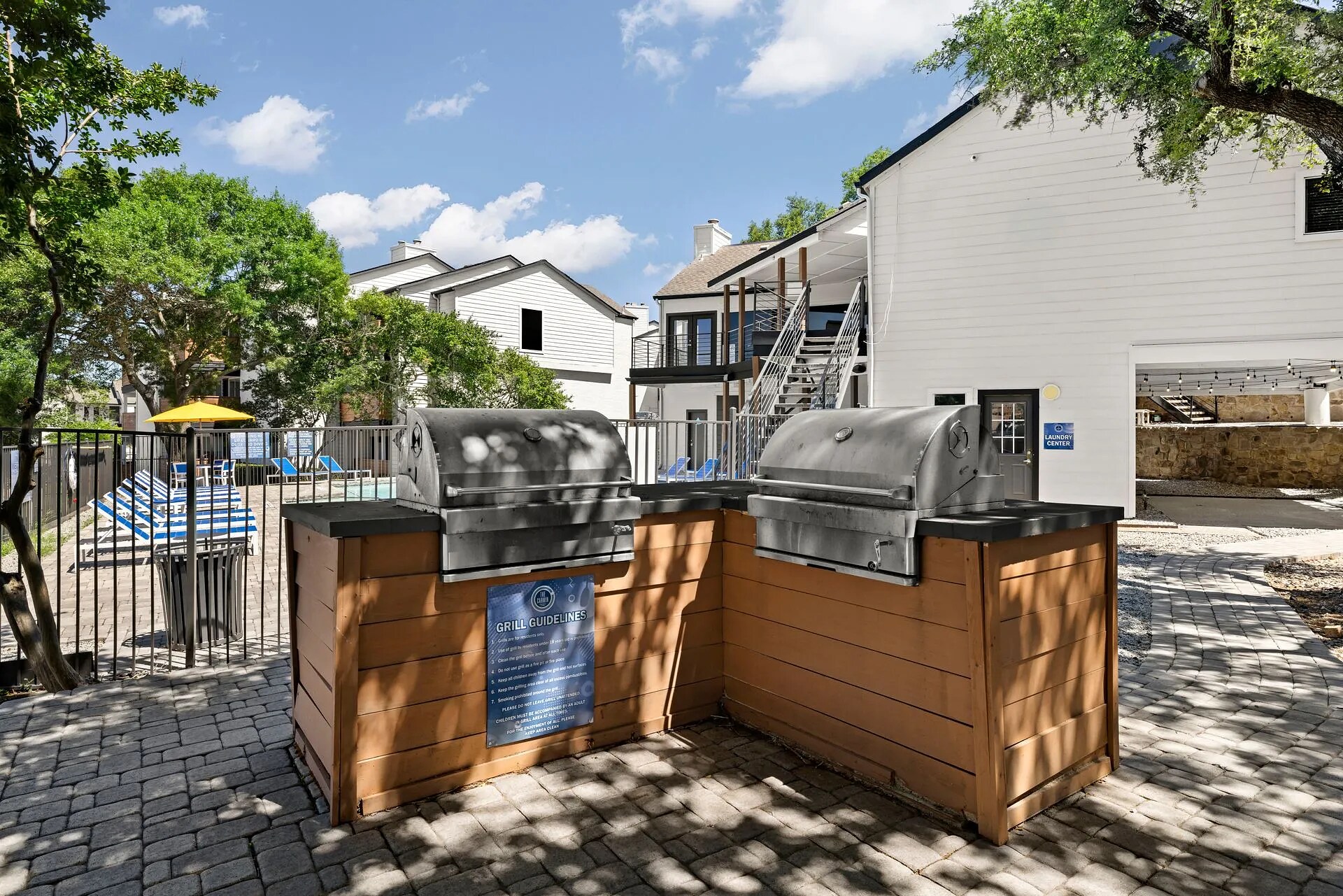 Building Photo - 711 Brentford Pl