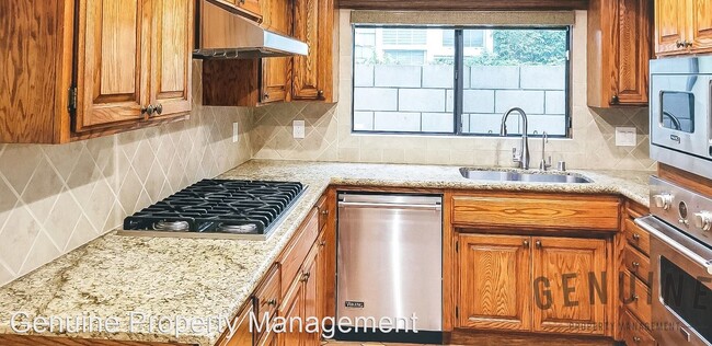 Building Photo - 4 br, 3.5 bath House - 111 Jade Avenue