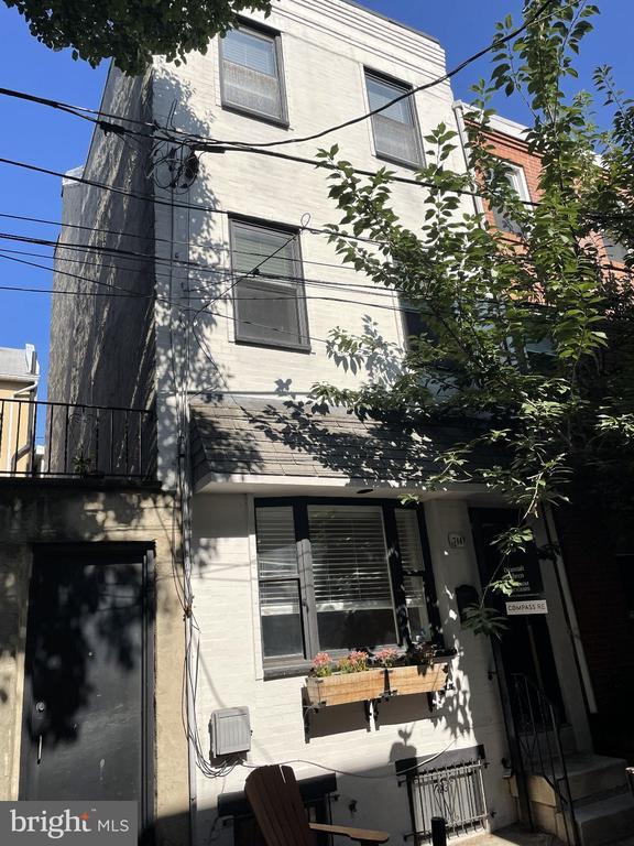 Building Photo - 714 S Percy St
