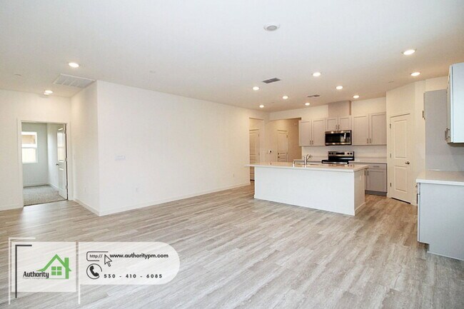 Building Photo - 2843 Hopkins Ave