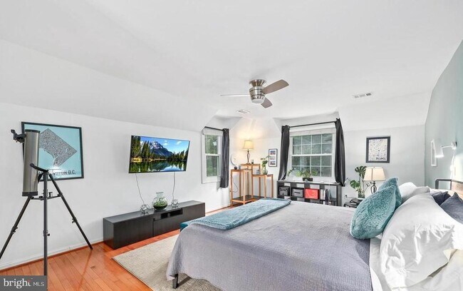 Building Photo - 18505 Cabin Rd