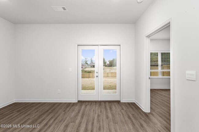 Building Photo - 621 Stillwater Cv