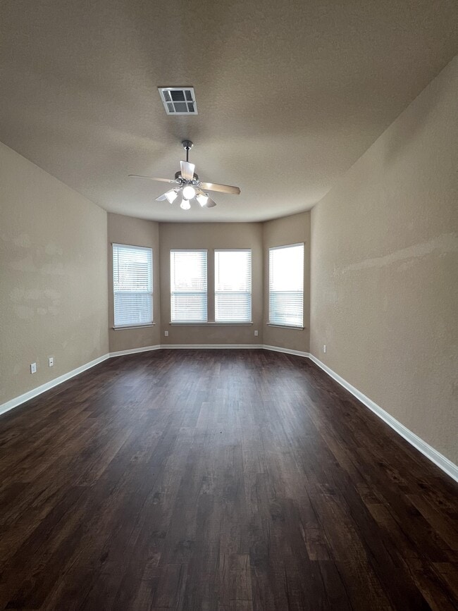 Building Photo - 25030 Buttermilk Ln