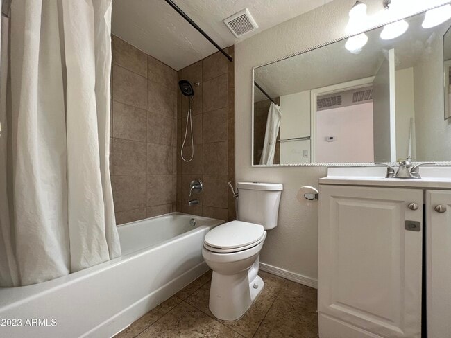 Building Photo - 15402 N 28th St