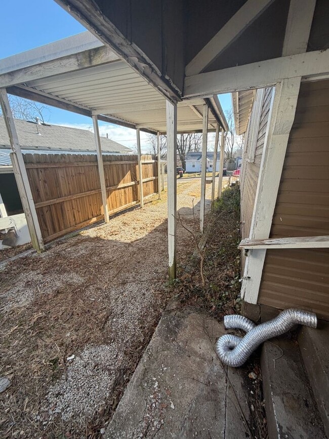 Building Photo - 1807 W Lincoln St