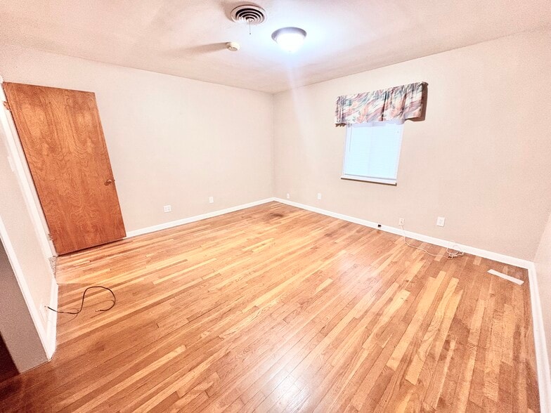 Bedroom 2 - 3129 Hassler St