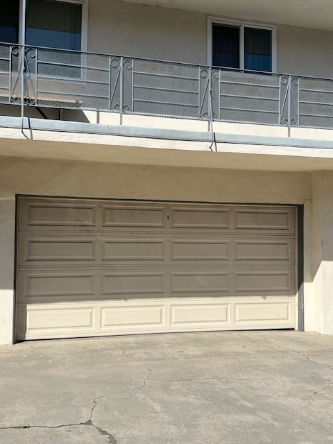 shared garage - 2611 Mathews Ave