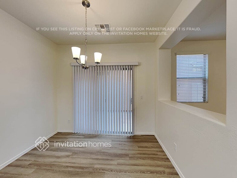 Building Photo - 114 E Palomino Dr