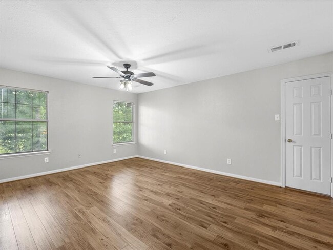 Building Photo - 3910 Echo Mountain Dr