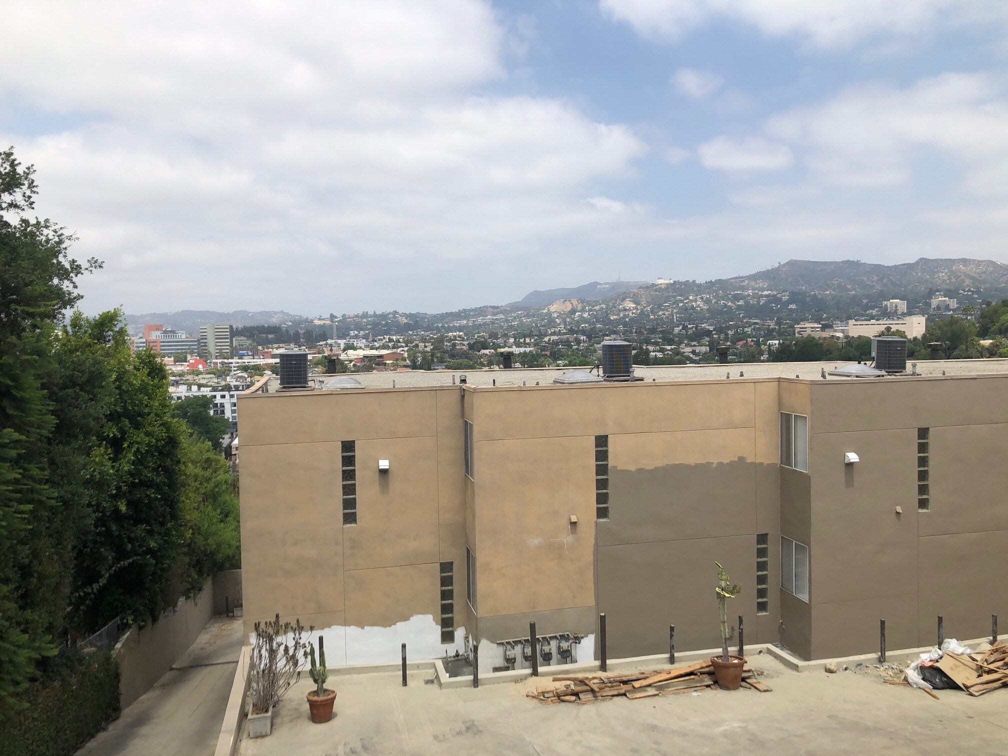 Building Photo - 1733 Lucile Ave